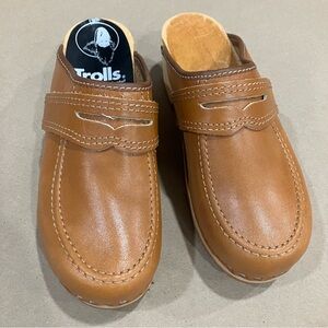 Trolls Samhall Sweden Brown Leather Wooden Clogs size 35